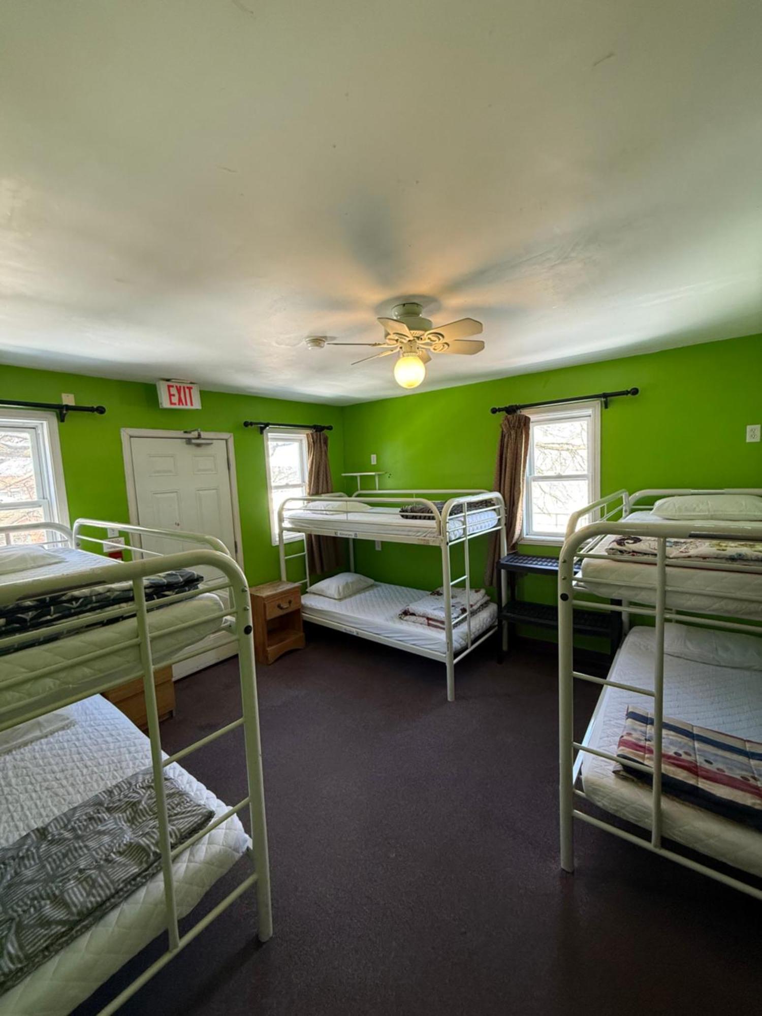 Ottawa Backpackers Inn Exterior photo